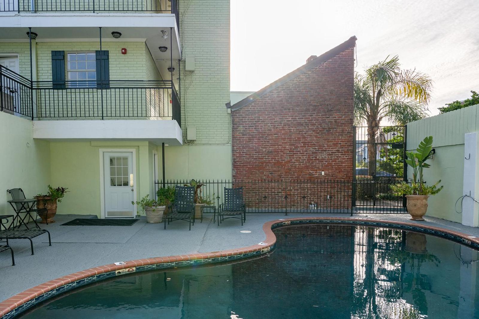 French Quarter Suites Hotel New Orleans Exterior photo