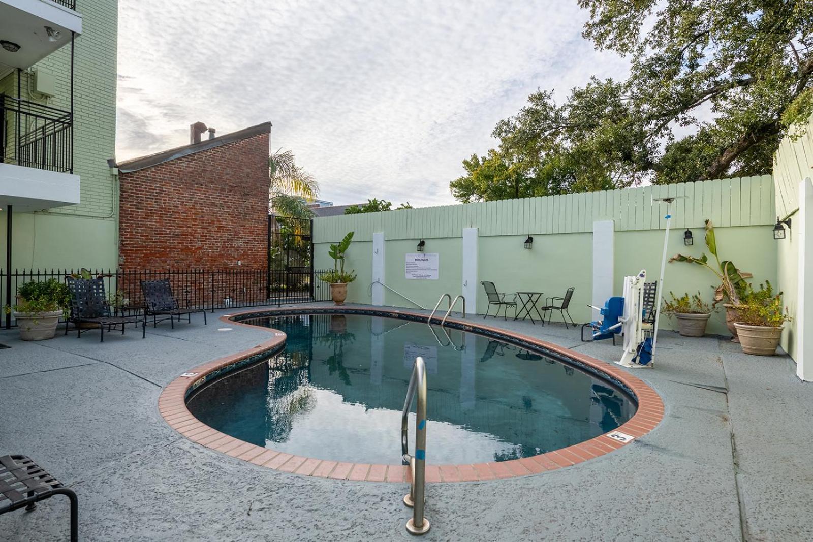 French Quarter Suites Hotel New Orleans Exterior photo