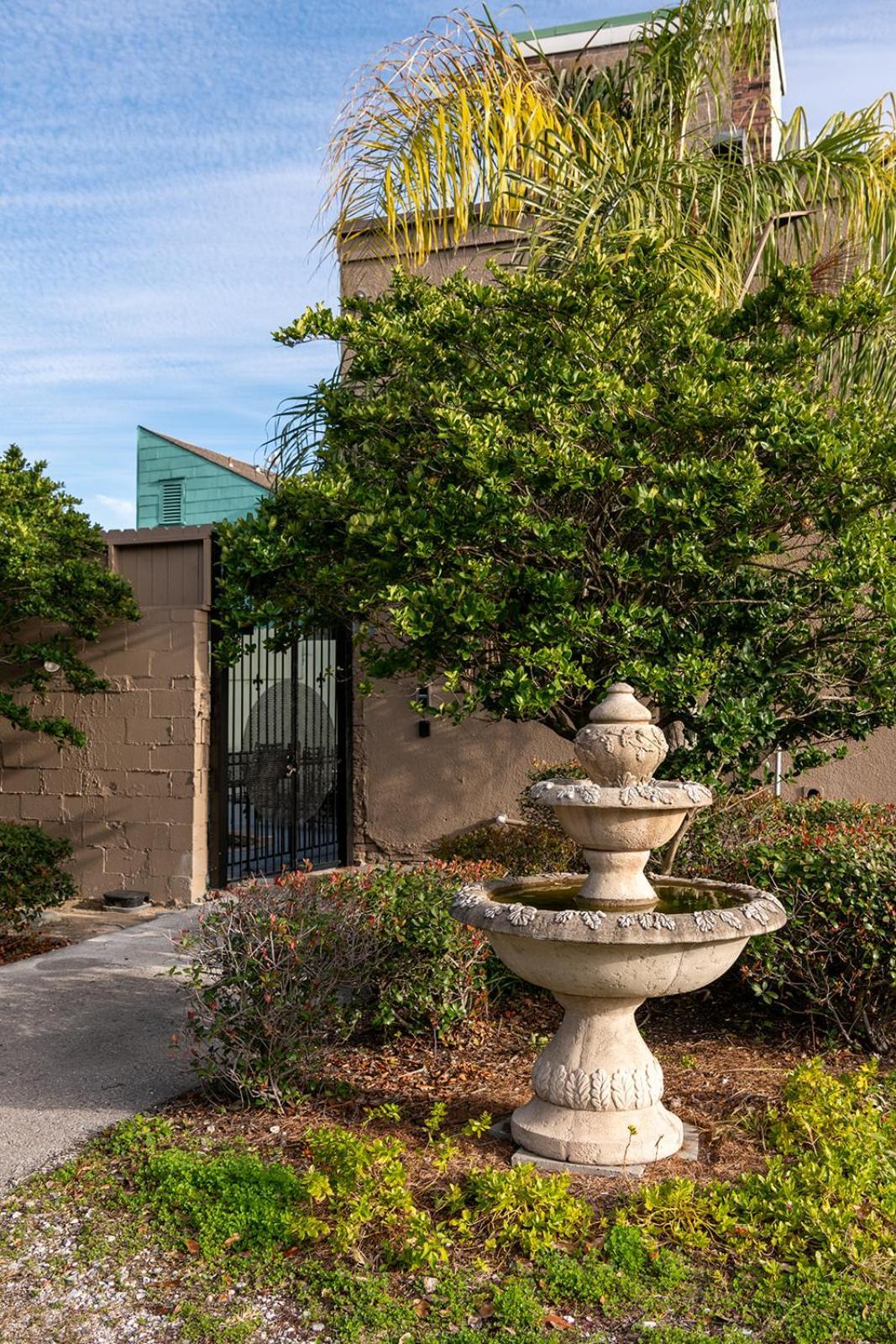French Quarter Suites Hotel New Orleans Exterior photo
